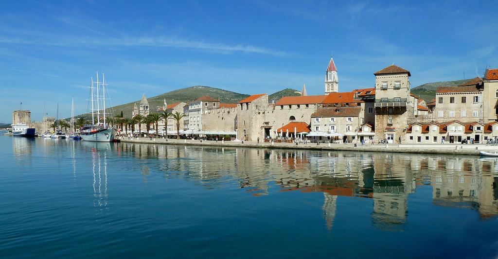 Apartments Vukman Trogir Exteriör bild